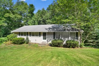 301 Weeping Willow Ln, Fairfield, CT 06825