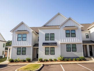 124 Honeysuckle Way, Oxford, MS 38655