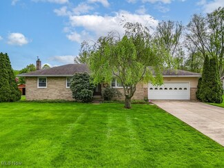 208 Strecker Dr, Tallmadge, OH 44278