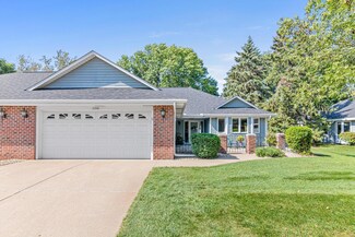 1150 Lois Ct, Saint Paul, MN 55126