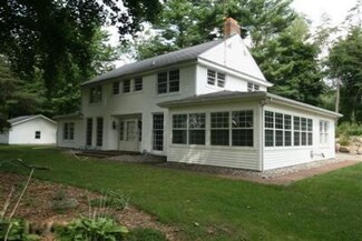 15955 Williams Rd, Hickory Corners, MI 49060