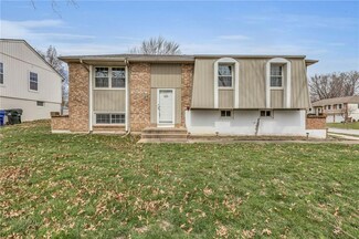 15908 W Brougham Ct, Olathe, KS 66062