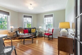 25 Roslyn St Unit 12, Salem, MA 01970