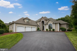 157 Huntingwood Dr, Lancaster, PA 17602