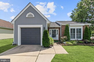 600 Cascade Dr S, Mount Laurel, NJ 08054