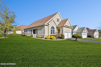 34 Boxwood Dr, Asbury Park, NJ 07712