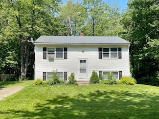 23 Forest Dr, Topsham, ME 04086
