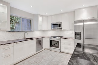 5450 Valles Ave, Bronx, NY 10471