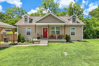 103 Lockhart St, Dickson, TN 37055