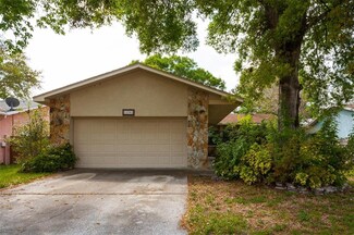 12782 Pineway Dr, Largo, FL 33773