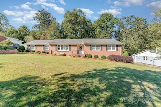 409 Forest Hill Dr, Shelby, NC 28150