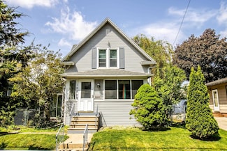1058 Evergreen Ave, Waterloo, IA 50701