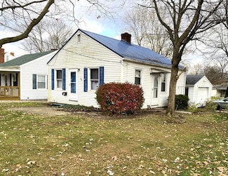 34 W Maxwell Dr, Shelby, OH 44875