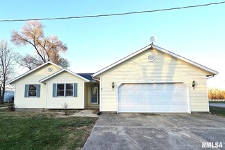 1129 E 1650 Ave, Vandalia, IL 62471