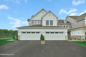 55 Wardley Cir, Cohoes, NY 12047