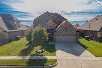 725 Seabourne Dr, Saginaw, TX 76179