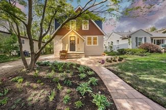 1435 Harpst St, Ann Arbor, MI 48104