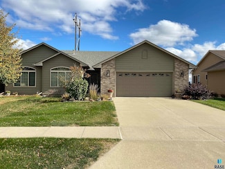 3430 S Harmony Dr, Sioux Falls, SD 57110