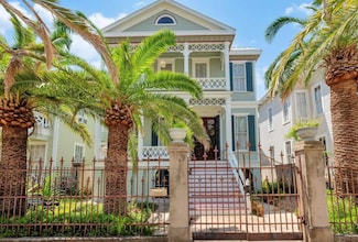 2113 Ball St, Galveston, TX 77550