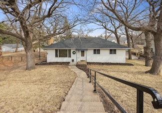 463 Minnesota St S, Bayport, MN 55003