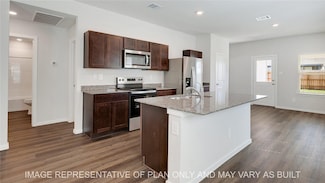877 Kickapoo Ln, College Station, TX 77845
