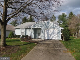 122 Carriage Hill Ct, Columbus, NJ 08022