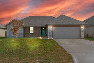 670 N Rockingham Ave, Nixa, MO 65714