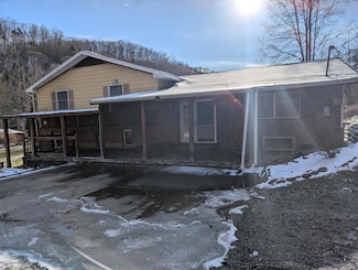 131 Jimmy Rock Rd, Arnett, WV 25007