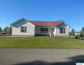 605 Riverside Dr, Gadsden, AL 35903