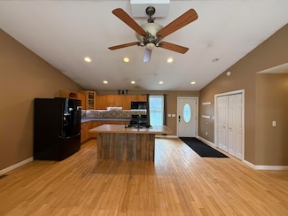 172 North St, Mechanic Falls, ME 04256