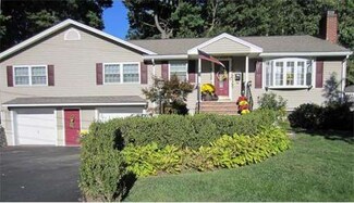 4 Rhuland Rd, Stoneham, MA 02180