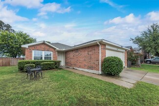 809 Prairie Dr, Cross Roads, TX 76227