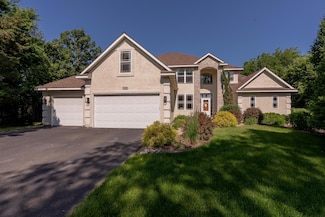 2128 Kelly Cir, Shakopee, MN 55379