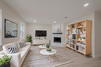 9006 Wilcrest Dr Unit 9006, Houston, TX 77099