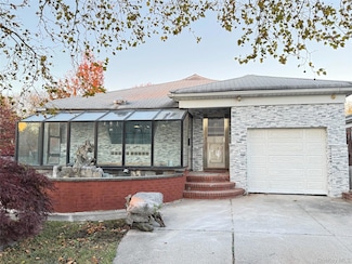 5003 Horatio Pkwy, Oakland Gardens, NY 11364