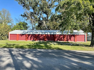 206 NW 7th St, Fairfield, IL 62837