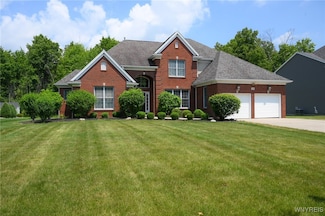 280 Forest Creek Ln, Grand Island, NY 14072