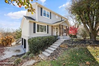 9820 Crestline Dr, Knoxville, TN 37922