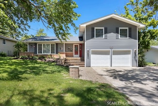 21W734 Buckingham Rd, Glen Ellyn, IL 60137