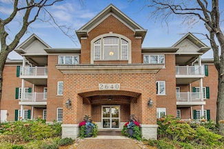 2640 Summit Dr Unit 110, Glenview, IL 60025