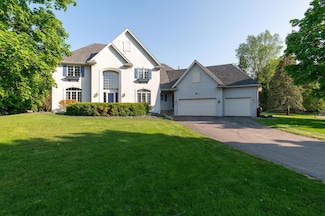 10127 Trotters Path, Eden Prairie, MN 55347