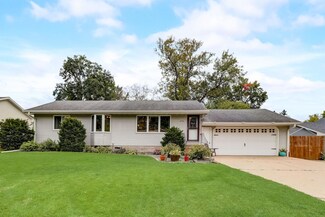 474 83rd Ave NE, Minneapolis, MN 55432