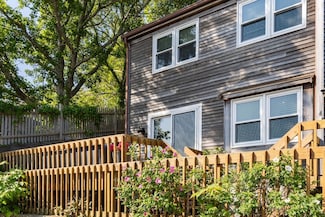 34 Winslow St Unit 3, Provincetown, MA 02657