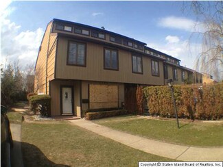 1171 Father Capodanno Blvd, Staten Island, NY 10306