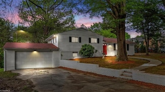 2841 White Meadow Ln SE, Winston-Salem, NC 27107
