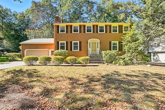 27 Travis Dr, Framingham, MA 01702