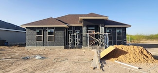 221 Bayo Dr, Eagle Pass, TX 78852