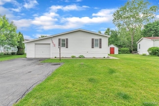1172 Underwood Ct, Lockport, NY 14094