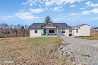 346 Butterfly Ln, Jamestown, TN 38556