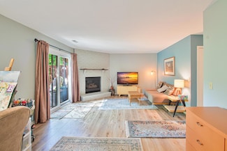 2422 County Road D W Unit 2, New Brighton, MN 55112